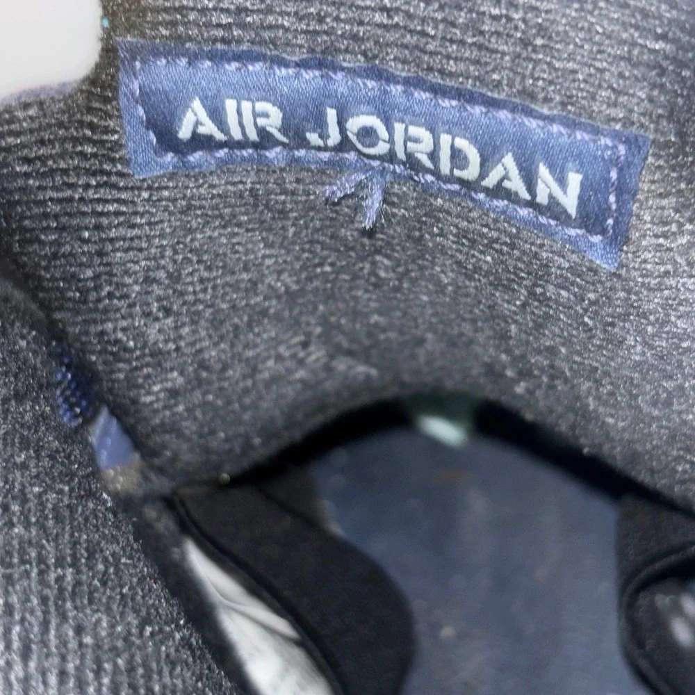Jordan retro se